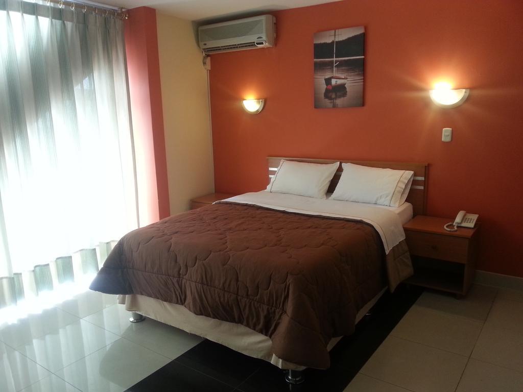 Libertad Hotel Trujillo Bagian luar foto